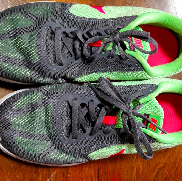 Nike Shoes - Womans Nike Revolution 3